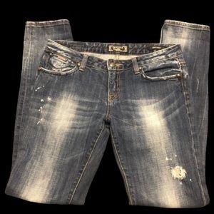 Distressed skinny jeans